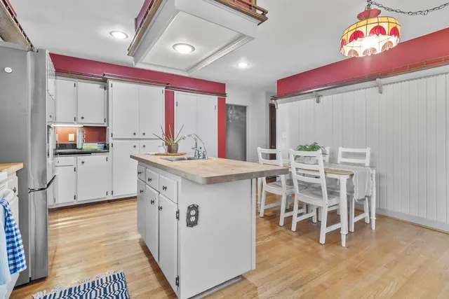 $495,000 | N53W35963 West Lake Drive, Oconomowoc, WI 53066