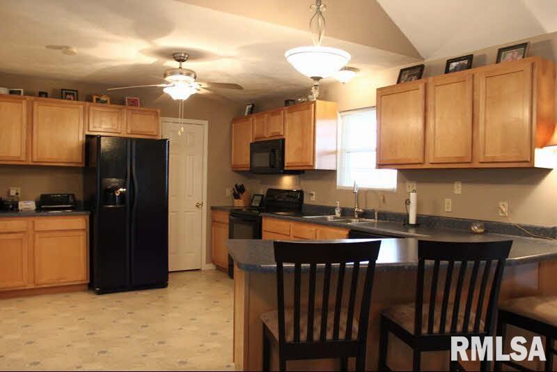 12267 Strawberry Road Carbondale, IL 62901 - Photo 3 of 26