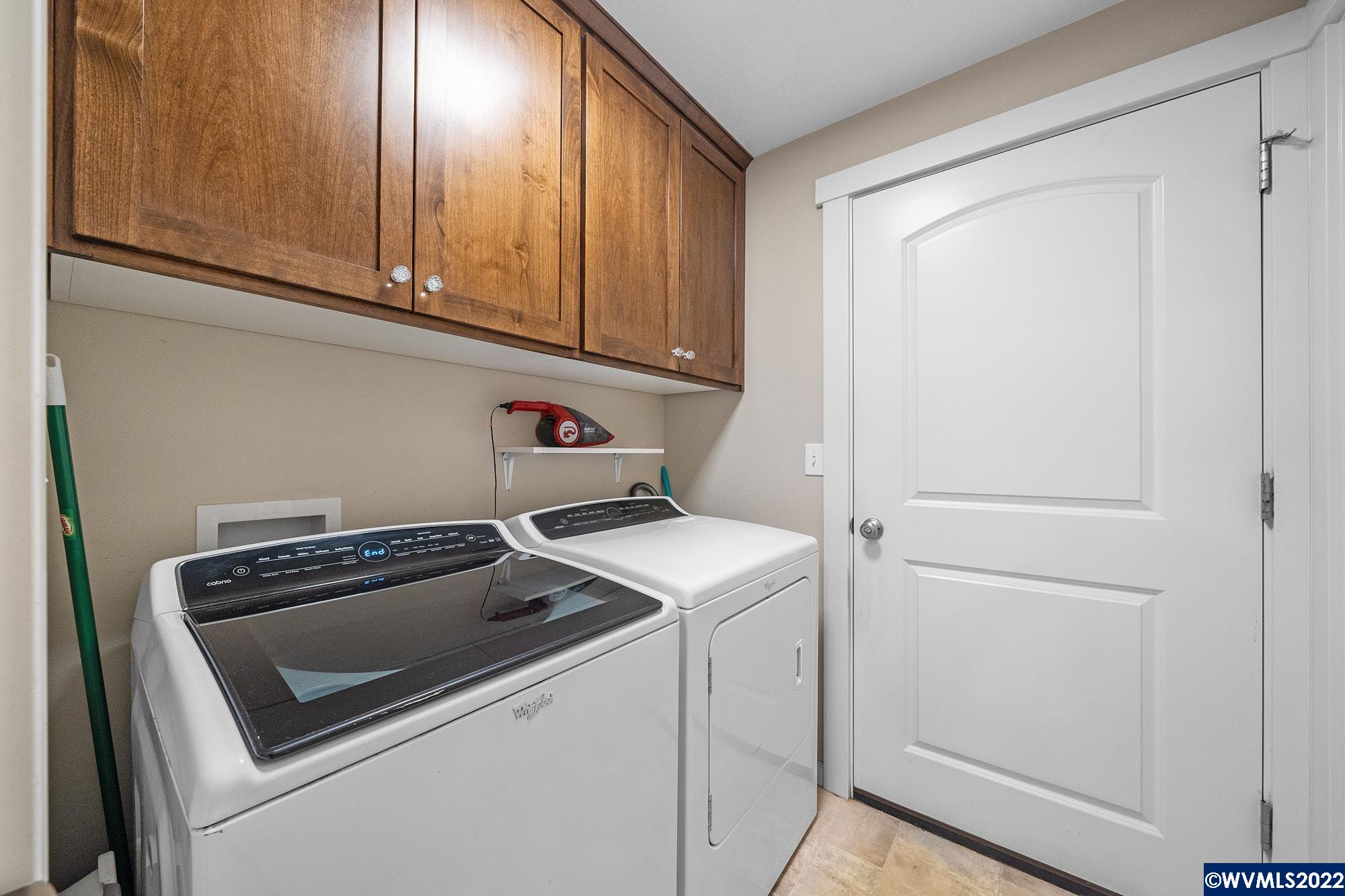 37575 Cherry Court Lebanon, OR 97355 - Photo 17 of 34