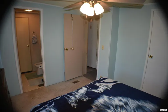 $200,000 | 2210 East Cleveland Street, West Frankfort, IL 62896