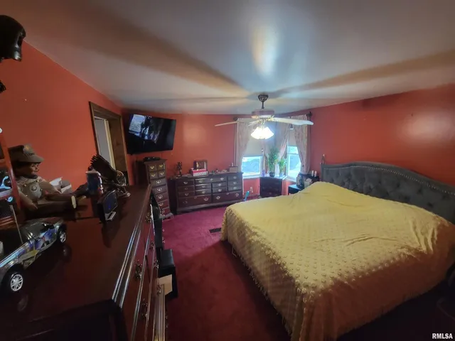 $200,000 | 2210 East Cleveland Street, West Frankfort, IL 62896