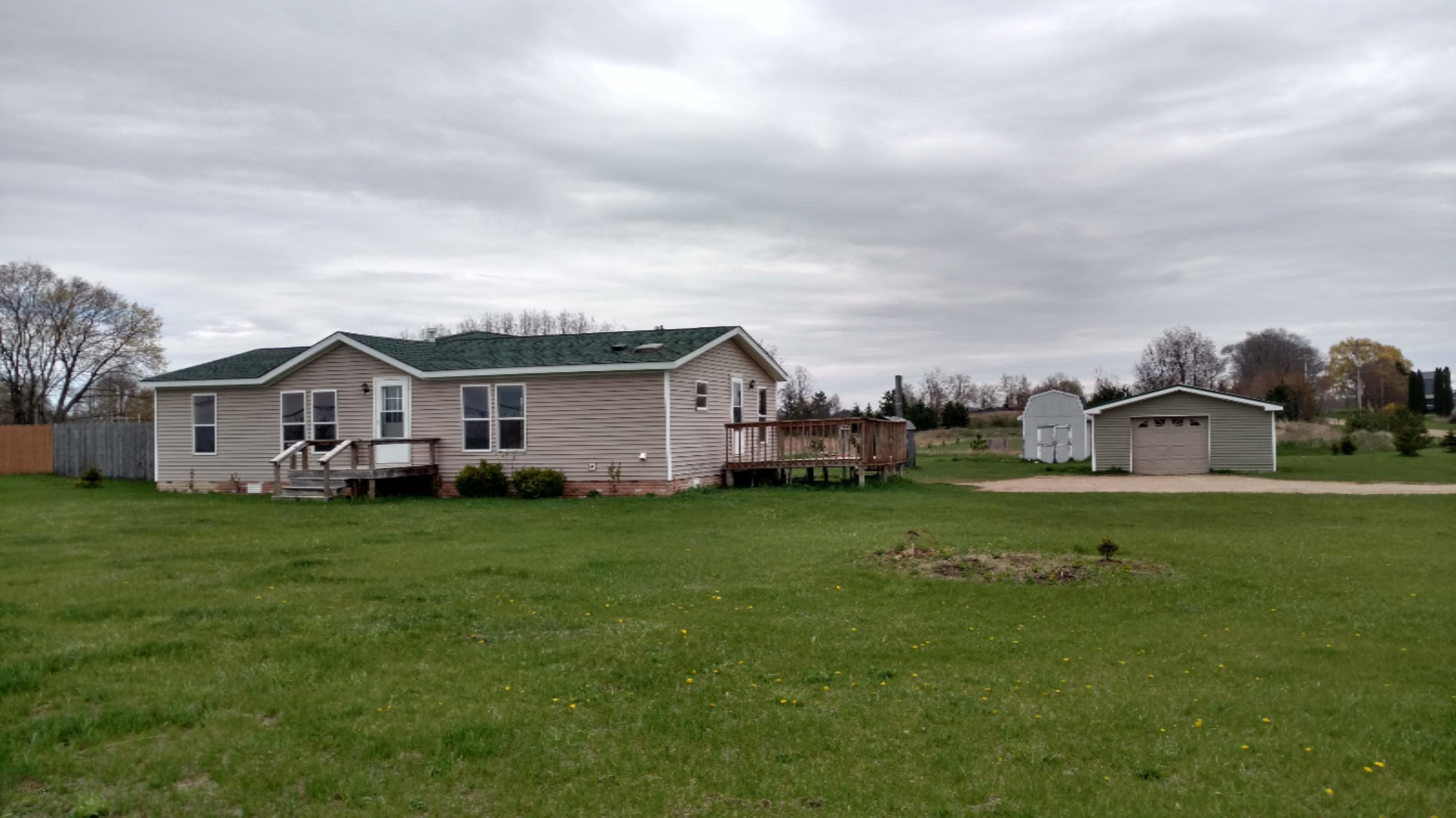11516 North Wyman Road Blanchard, MI 49310 - Photo 1 of 15 IMG_20160429_124232912_HDR