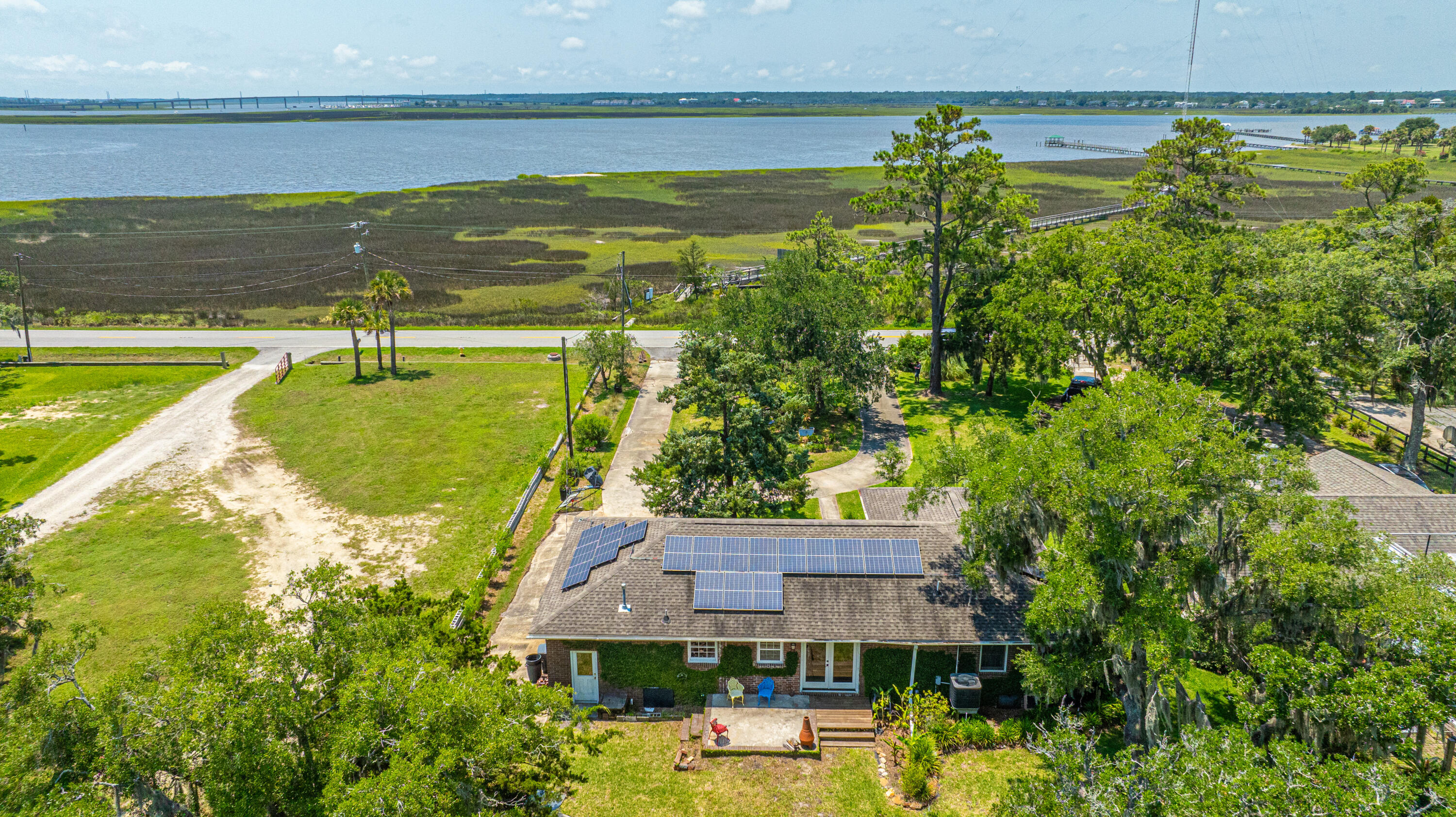 192 Wappoo Road Charleston, SC 29407 - Photo 1 of 43 Views of the Stono River