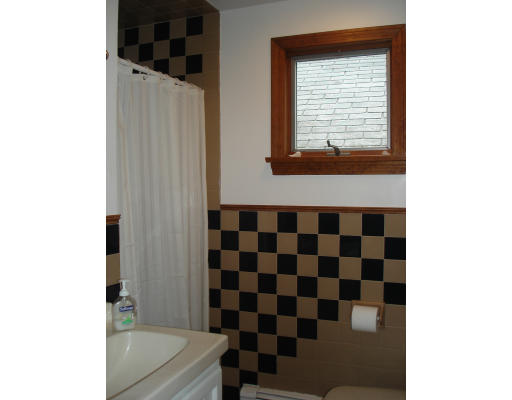 92 Van Norden Road Reading, MA 01867 - Photo 11 of 17 Gallery Image 11