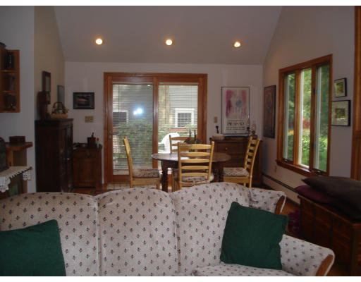 92 Van Norden Road Reading, MA 01867 - Photo 5 of 17 Gallery Image 5