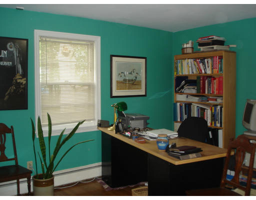 92 Van Norden Road Reading, MA 01867 - Photo 9 of 17 Gallery Image 9