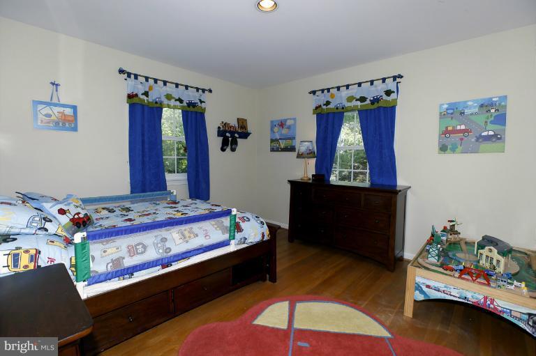 7701 Sebago Road Bethesda, MD 20817 - Photo 16 of 30 Bedroom