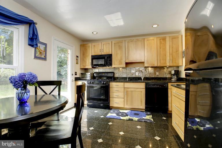 7701 Sebago Road Bethesda, MD 20817 - Photo 17 of 30 Kitchen