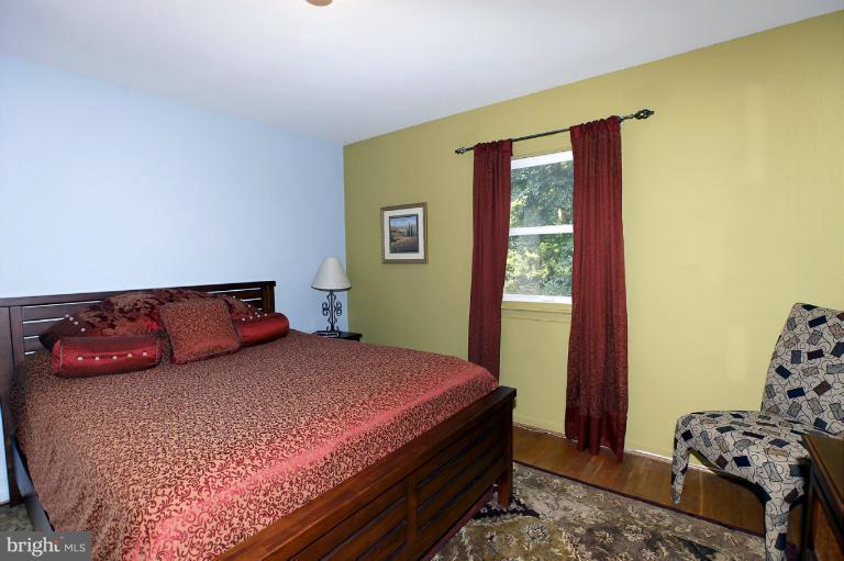 7701 Sebago Road Bethesda, MD 20817 - Photo 21 of 30 Bedroom