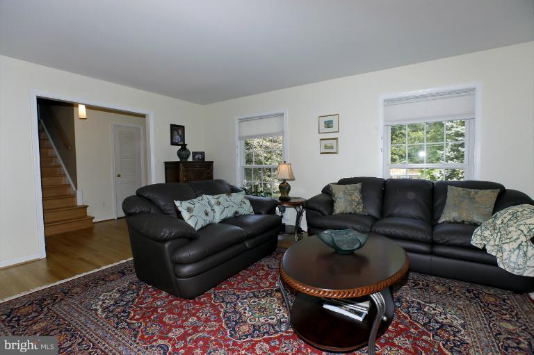 7701 Sebago Road Bethesda, MD 20817 - Photo 24 of 30 Living Room