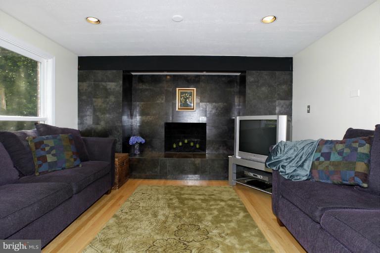 7701 Sebago Road Bethesda, MD 20817 - Photo 26 of 30 Family Room