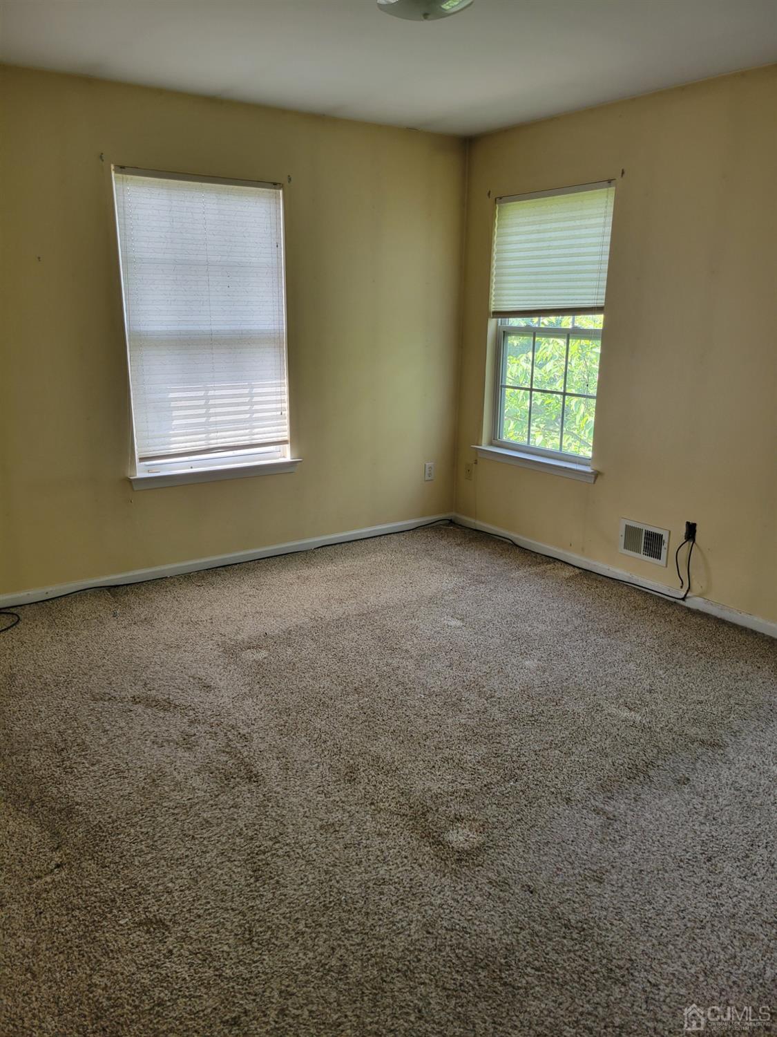 350 Hawthorne Road North Brunswick, NJ 08902 - Photo 15 of 29 Gallery Image 15