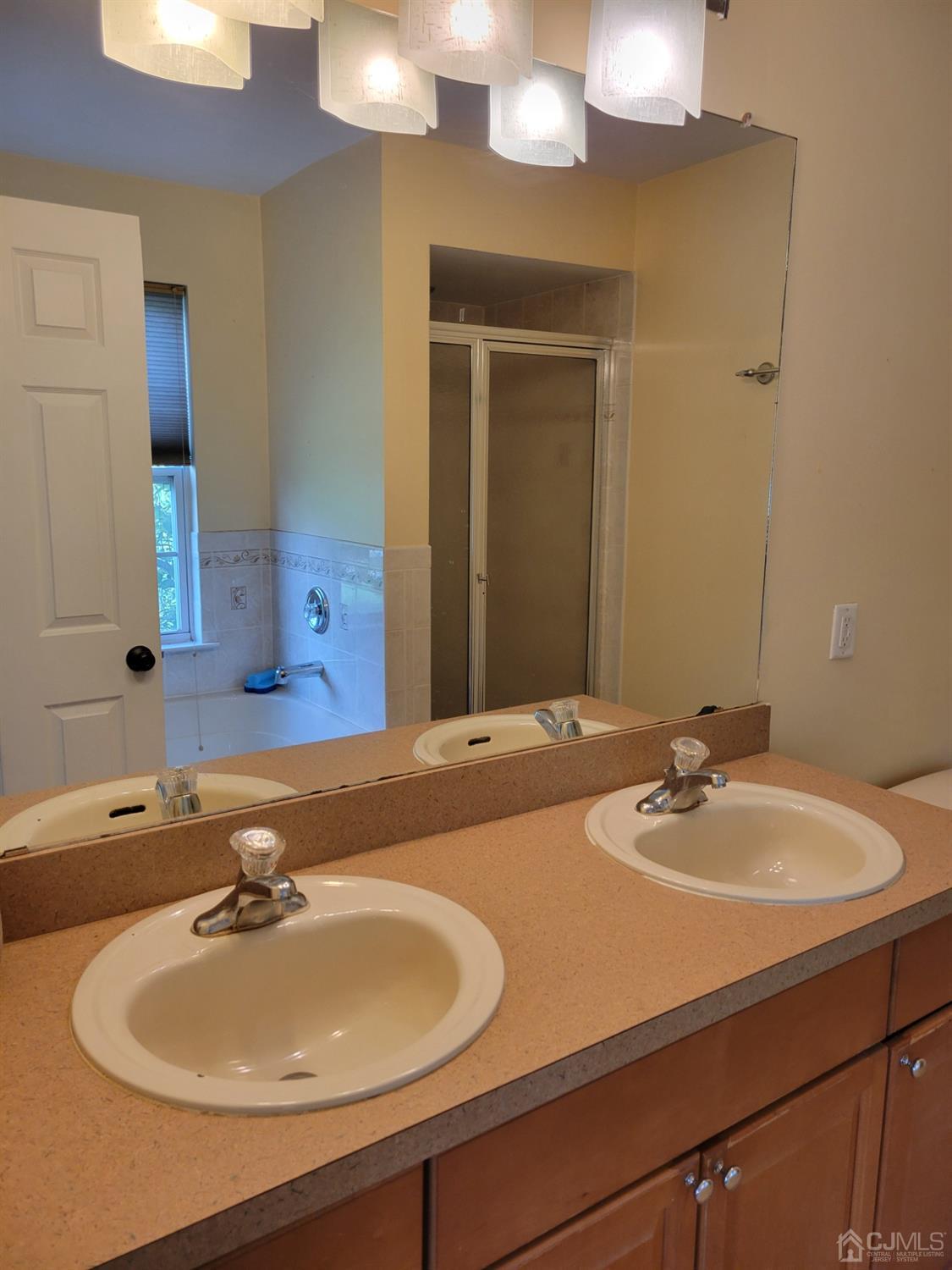 350 Hawthorne Road North Brunswick, NJ 08902 - Photo 17 of 29 Gallery Image 17