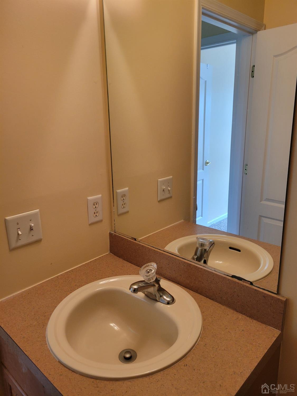 350 Hawthorne Road North Brunswick, NJ 08902 - Photo 25 of 29 Gallery Image 25