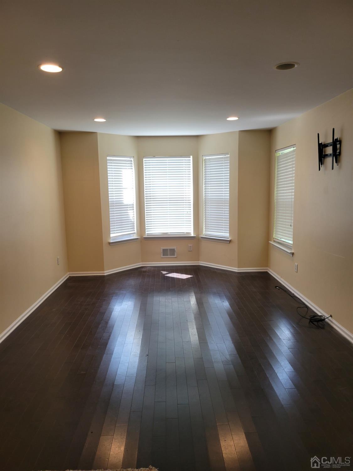 350 Hawthorne Road North Brunswick, NJ 08902 - Photo 5 of 29 Gallery Image 5