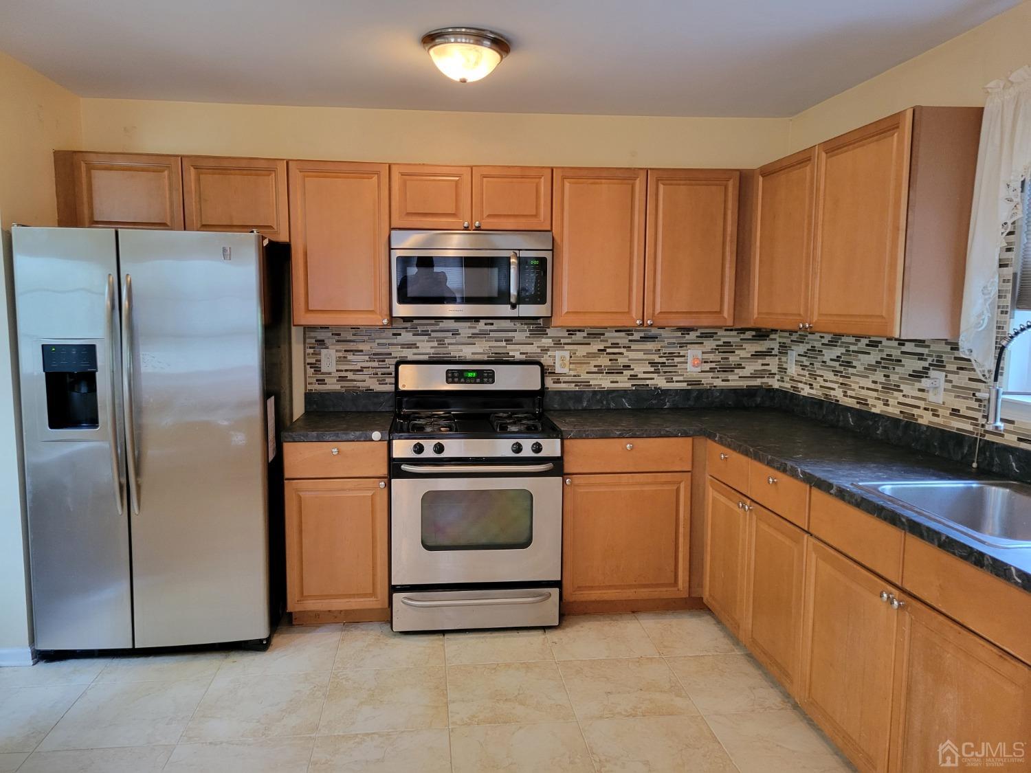 350 Hawthorne Road North Brunswick, NJ 08902 - Photo 7 of 29 Gallery Image 7