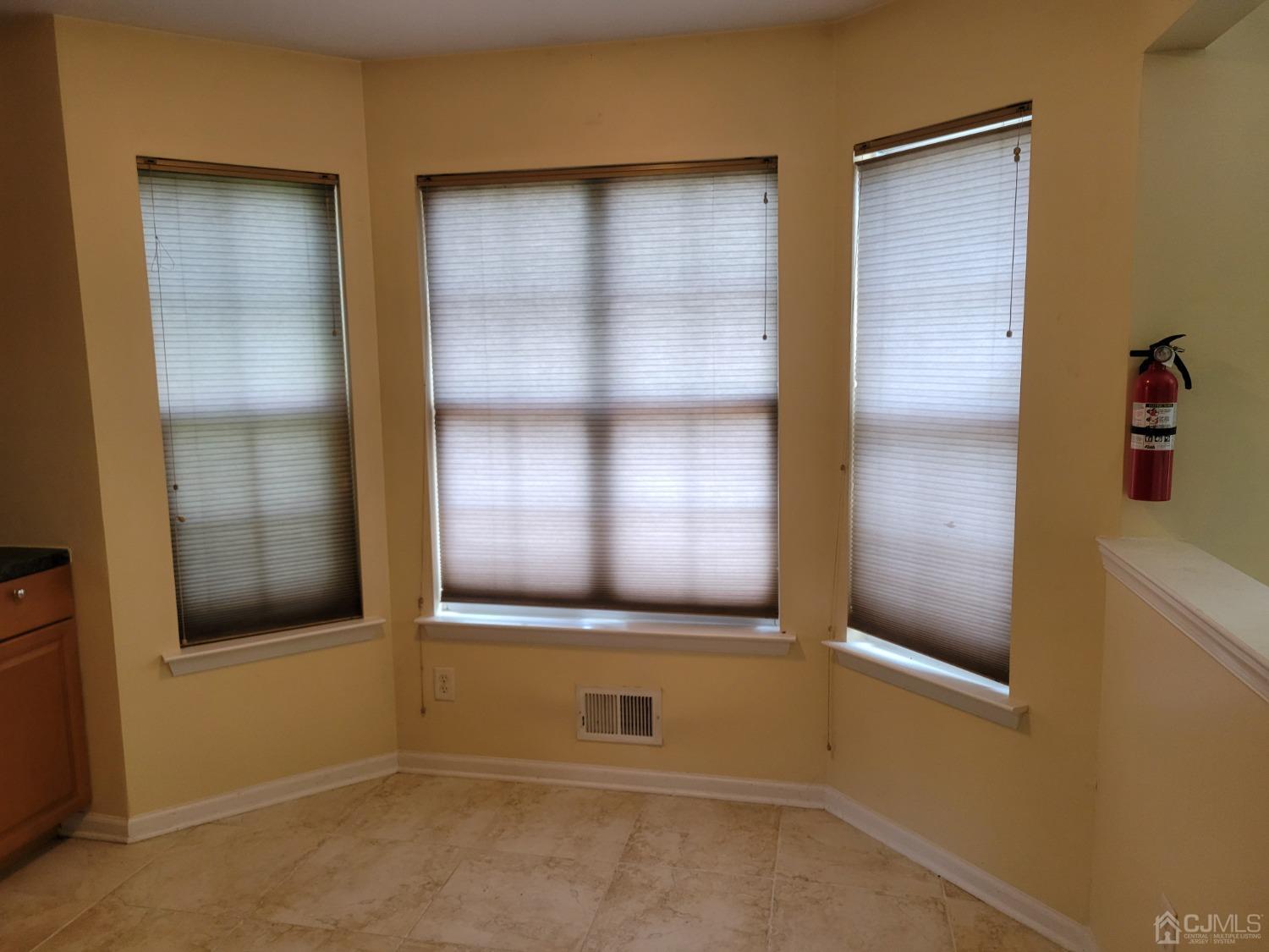 350 Hawthorne Road North Brunswick, NJ 08902 - Photo 8 of 29 Gallery Image 8