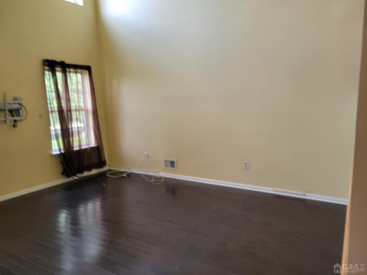 350 Hawthorne Road North Brunswick, NJ 08902 - Photo 10 of 29 Gallery Image 10