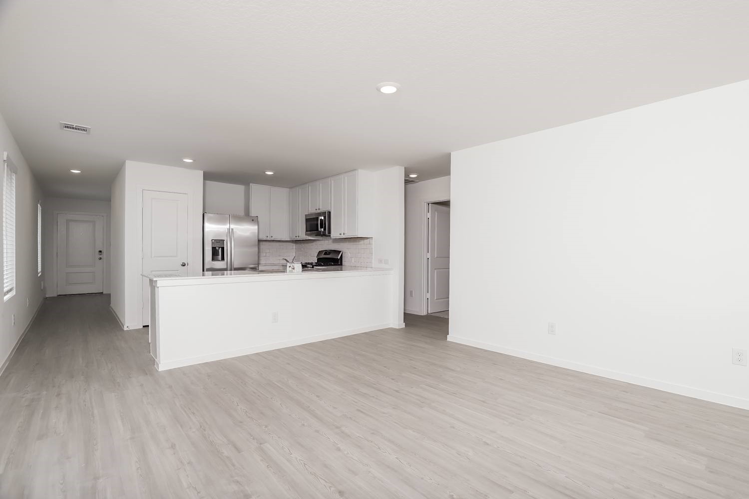 14411 Jenson Creek San Antonio, TX 78245 - Photo 7 of 17