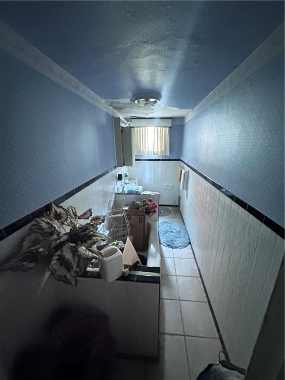 5323 Broad Street Pittsburgh, PA 15224 - Photo 13 of 38 a view of a livingroom with furniture