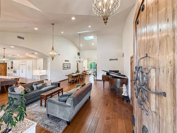 $3,250,000 | 4255 Saddlecrest Lane, Westlake Village, CA 91361