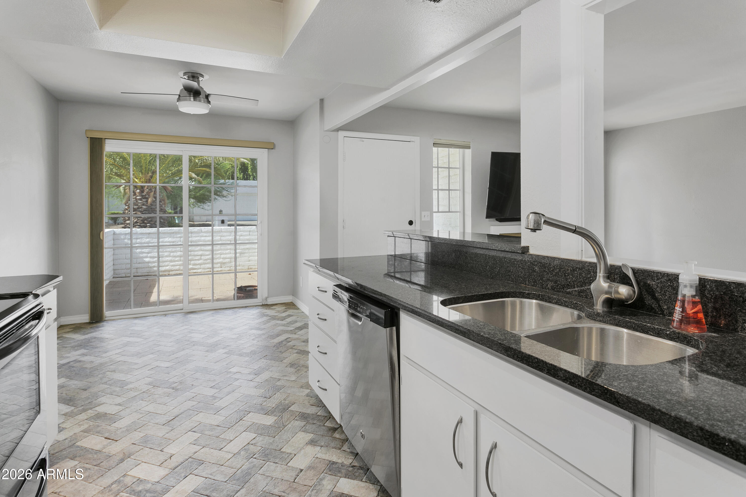 628 East Boca Raton Road Phoenix, AZ 85022 - Photo 13 of 30 Kitchen