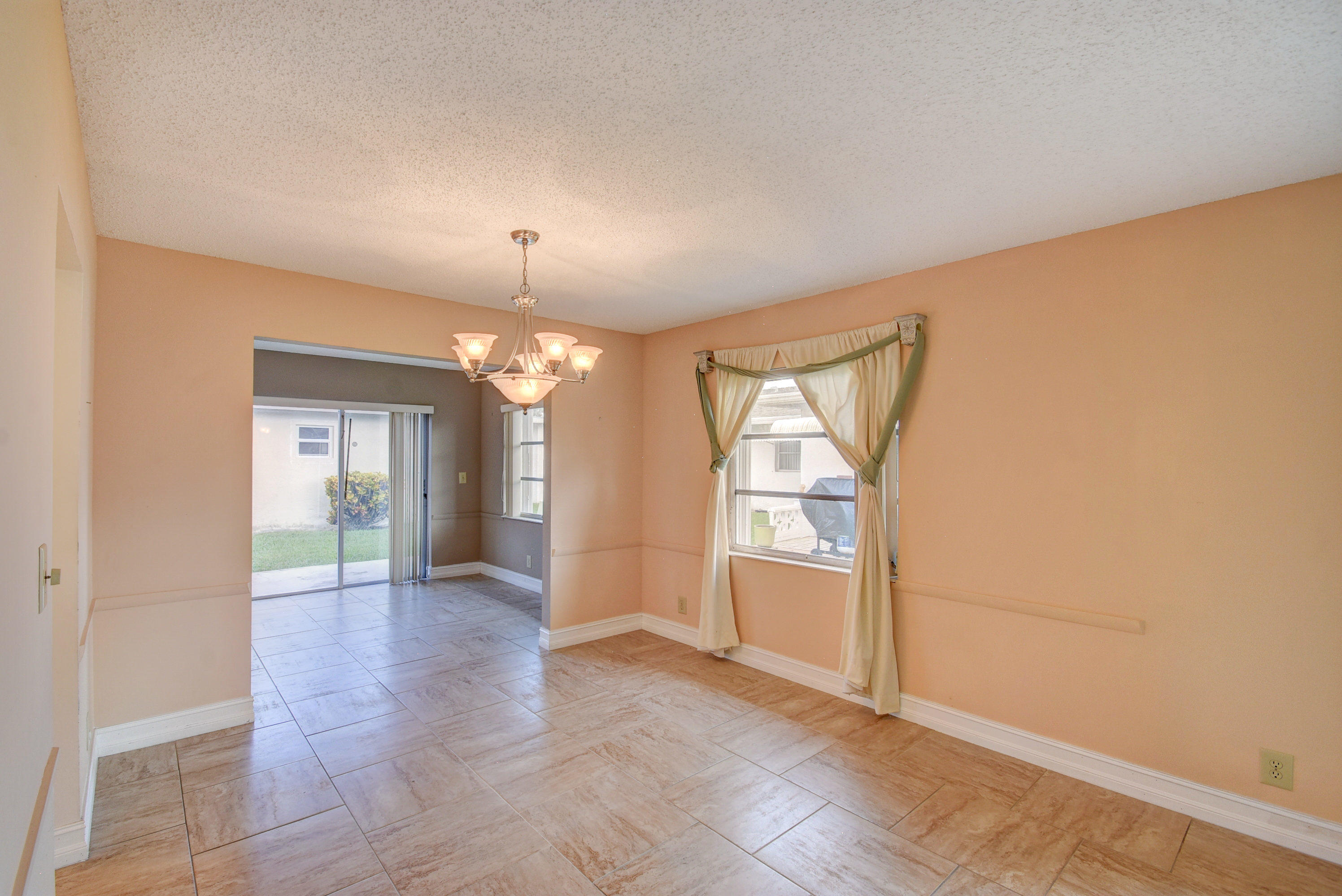 6109 Lasalle Road Delray Beach, FL 33484 - Photo 8 of 32 12_interiors (12 of 38)