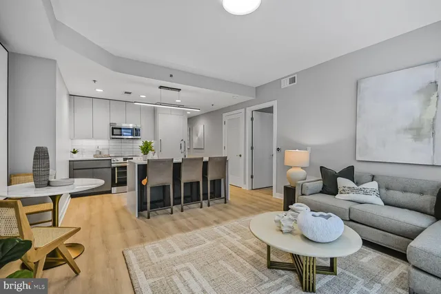 $2,800 | 950 3rd Street Northwest, Unit 303, Washington, DC 20001