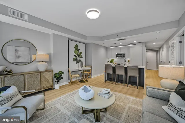 $2,800 | 950 3rd Street Northwest, Unit 303, Washington, DC 20001