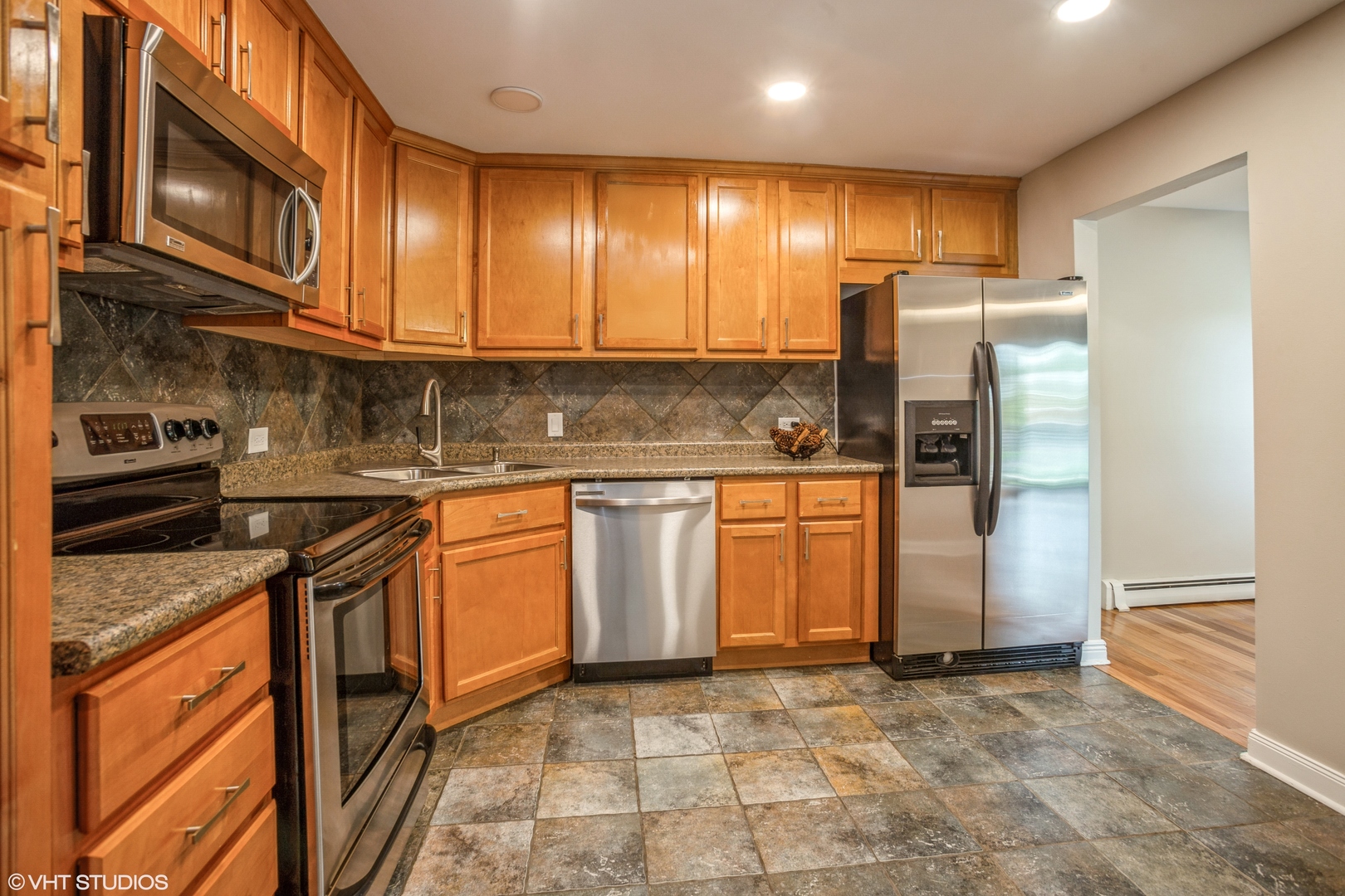 850 South Lorraine Road, Unit 2G Wheaton, IL 60189 - Photo 12 of 20
