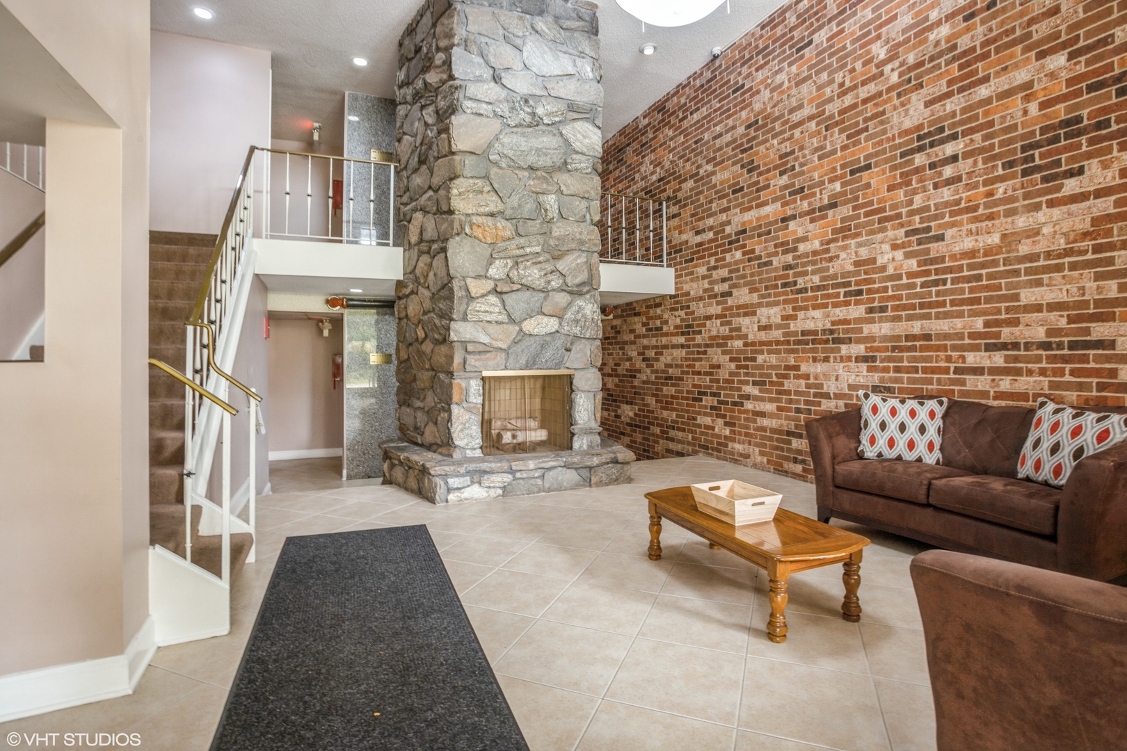 850 South Lorraine Road, Unit 2G Wheaton, IL 60189 - Photo 3 of 20