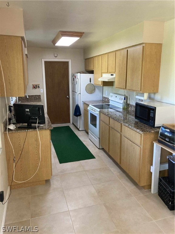 9209 Hamlin Road East Fort Myers, FL 33967 - Photo 7 of 19 Gallery Image 7