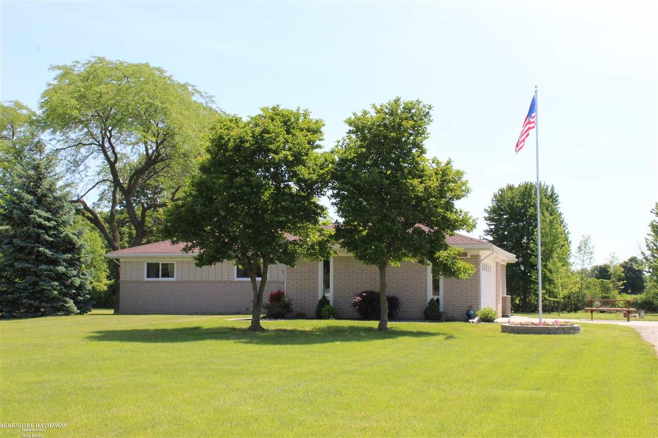 330 Holmes Road Allenton, MI 48002 - Photo 2 of 38 50013844-1.JPG