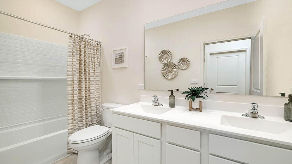 802 Concord Circle, Unit B Burlington, WI 53105 - Photo 16 of 16 Hall bath