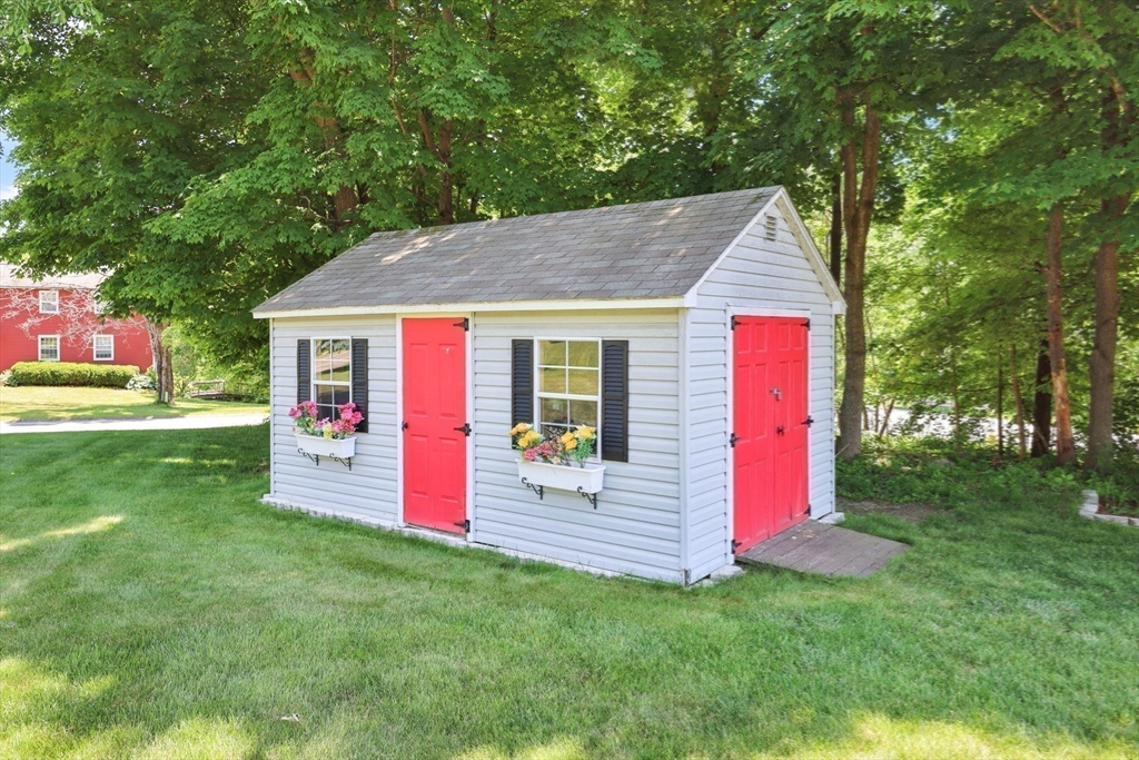 94 Meadowbrook Road East Longmeadow, MA 01028 - Photo 22 of 27
