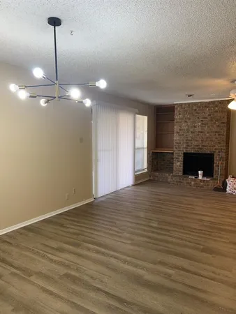 $1,650 | 806 Redbud Drive, DeSoto, TX 75115