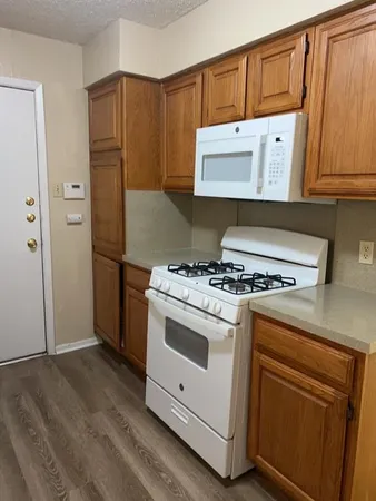 $1,650 | 806 Redbud Drive, DeSoto, TX 75115