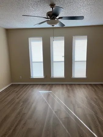 $1,650 | 806 Redbud Drive, DeSoto, TX 75115