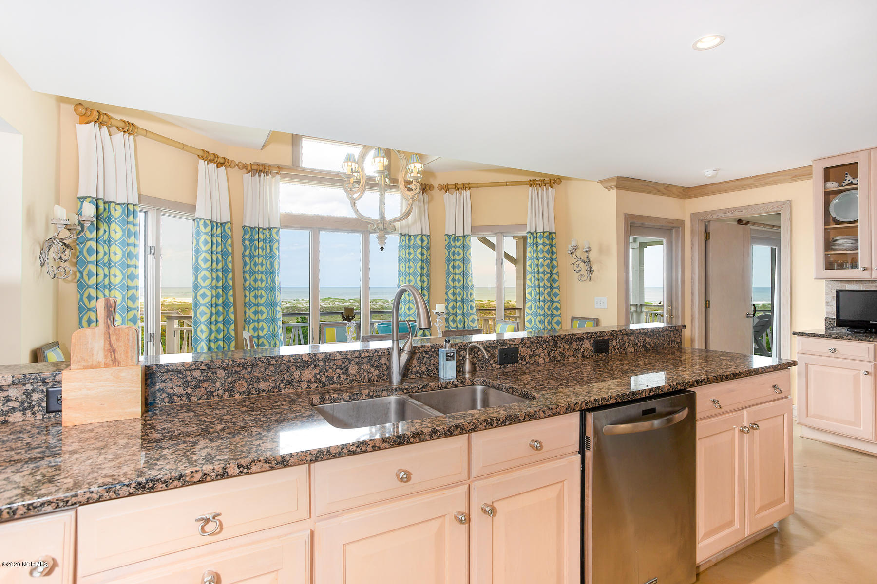 526 Beach Road North Wilmington, NC 28411 - Photo 9 of 41 526 Beach Road North (9)