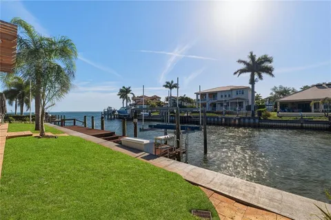 $2,450,000 | 2080 Hawaii Avenue Northeast, St. Petersburg, FL 33703