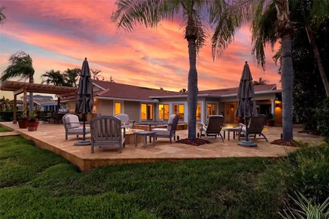 $2,450,000 | 2080 Hawaii Avenue Northeast, St. Petersburg, FL 33703