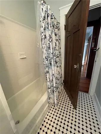 $2,200 | 6235 Annunciation Street, New Orleans, LA 70118