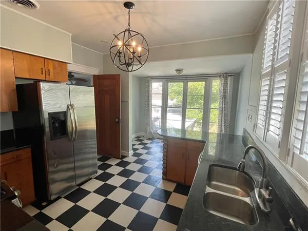 $2,200 | 6235 Annunciation Street, New Orleans, LA 70118
