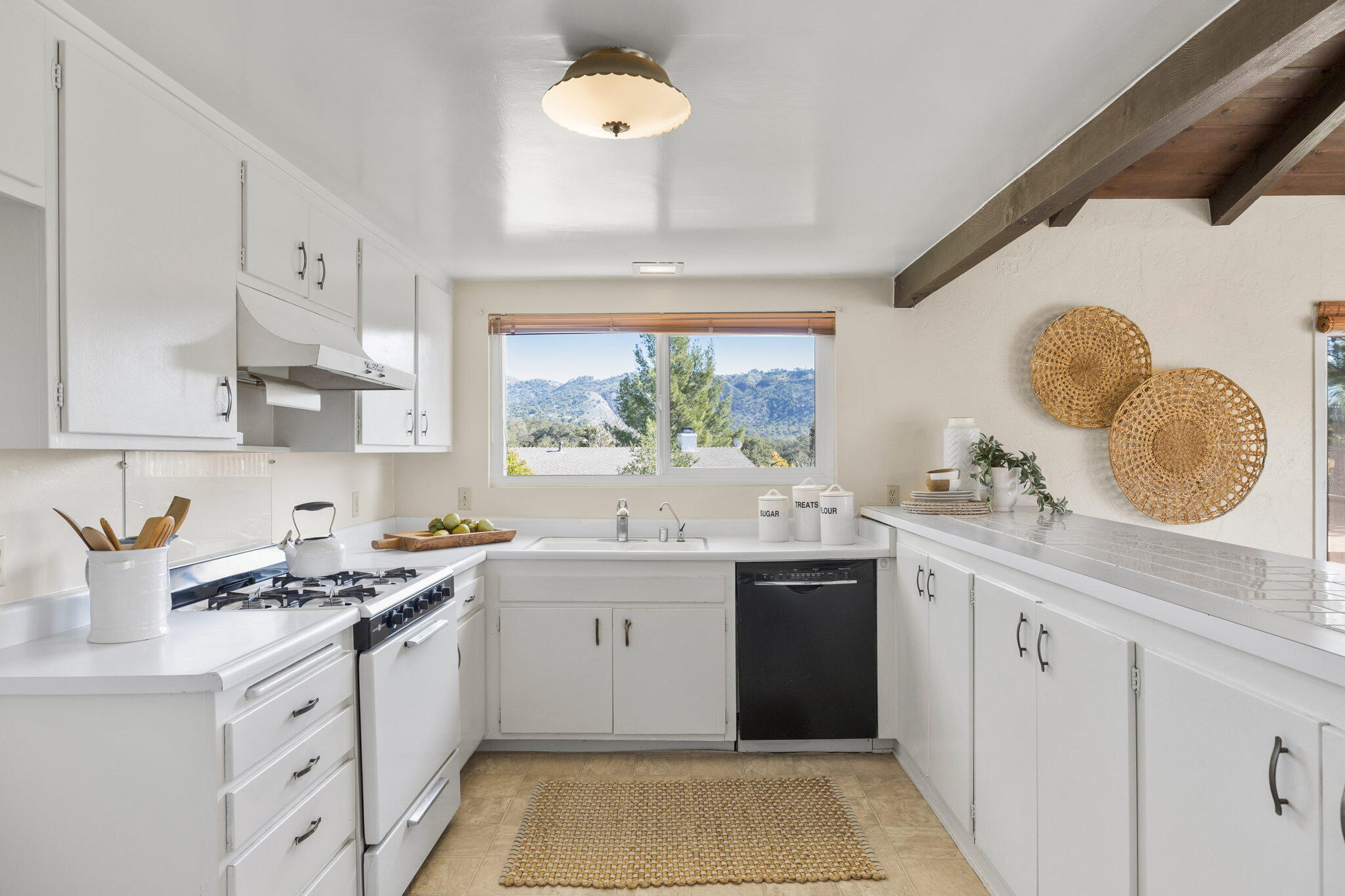 55 Sunset Street Oak View, CA 93022 - Photo 19 of 38 17 55Sunset-17