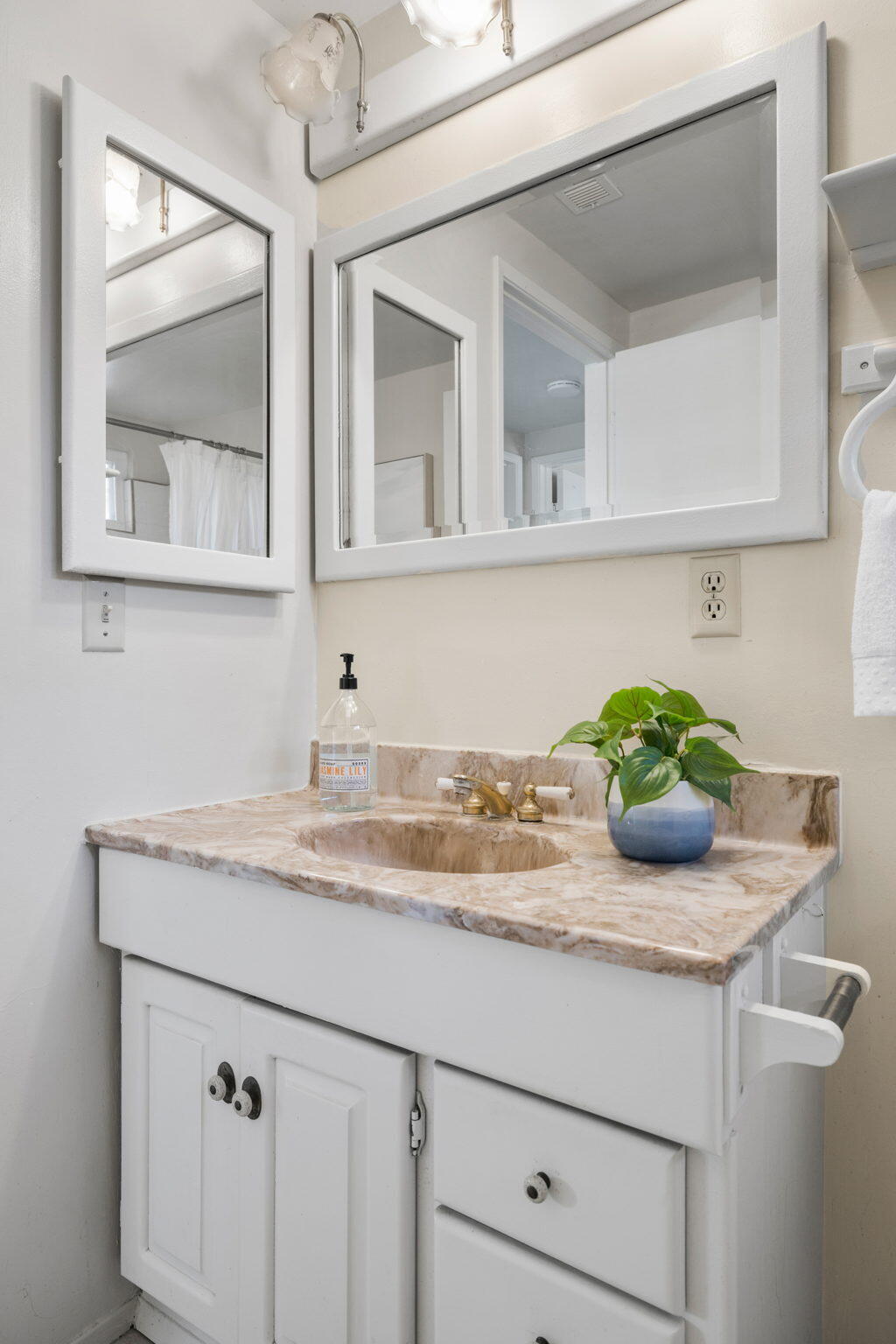 55 Sunset Street Oak View, CA 93022 - Photo 26 of 38 24 55Sunset-24