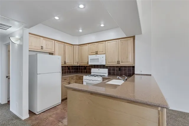 $1,731 | 9901 Trailwood Drive, Unit 2006, Las Vegas, NV 89134