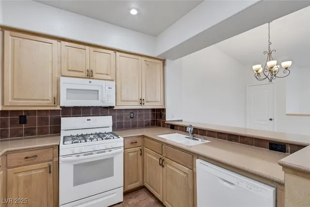 $1,731 | 9901 Trailwood Drive, Unit 2006, Las Vegas, NV 89134
