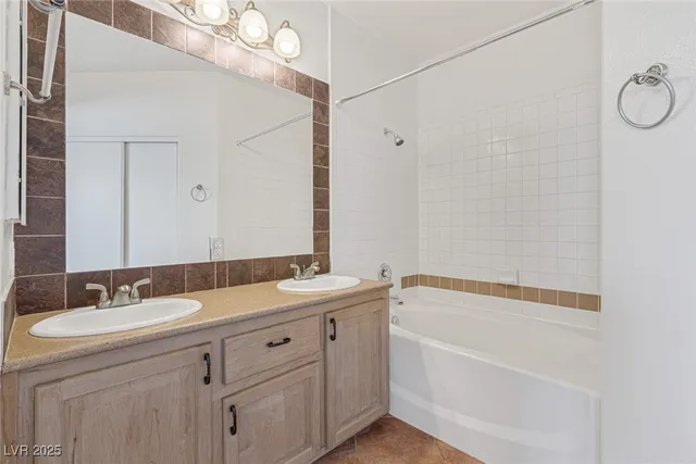 $1,731 | 9901 Trailwood Drive, Unit 2006, Las Vegas, NV 89134