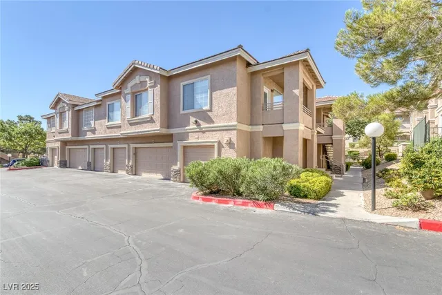 $1,731 | 9901 Trailwood Drive, Unit 2006, Las Vegas, NV 89134
