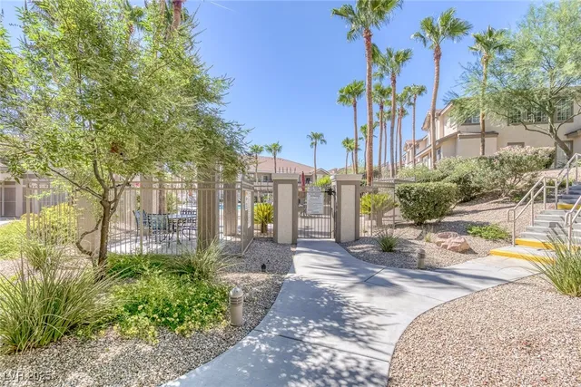 $1,731 | 9901 Trailwood Drive, Unit 2006, Las Vegas, NV 89134